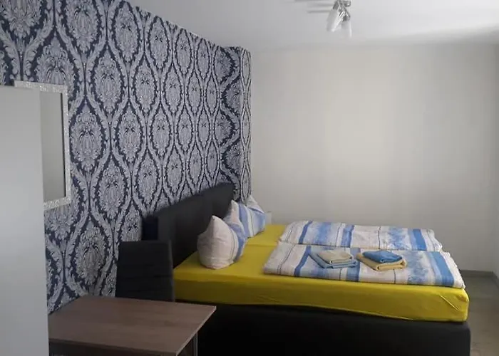 Zum Holzwurm Pensión 3*