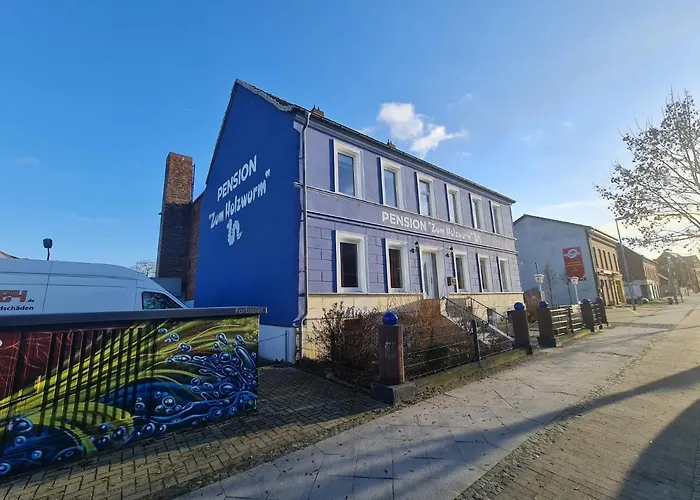 Pensión Zum Holzwurm 3*