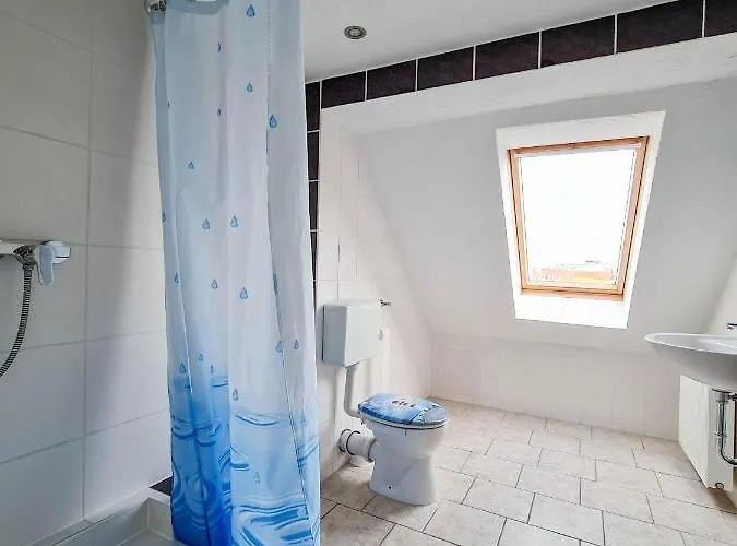 Pensión Zum Holzwurm 3*